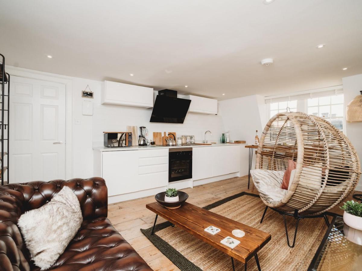 Pass The Keys Stylish 2 Bed Eco Flat In The Heart Of Bath Apartamento Exterior foto