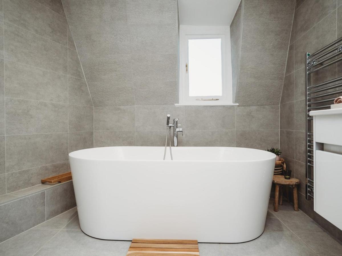 Pass The Keys Stylish 2 Bed Eco Flat In The Heart Of Bath Apartamento Exterior foto